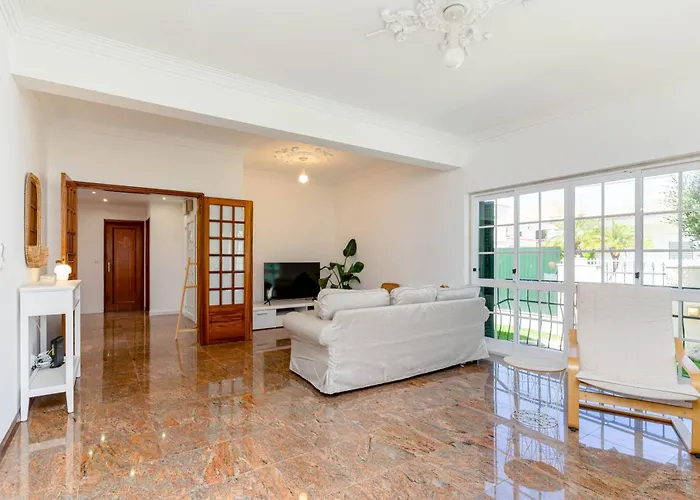 Cravo's House * Seixal (Setubal)